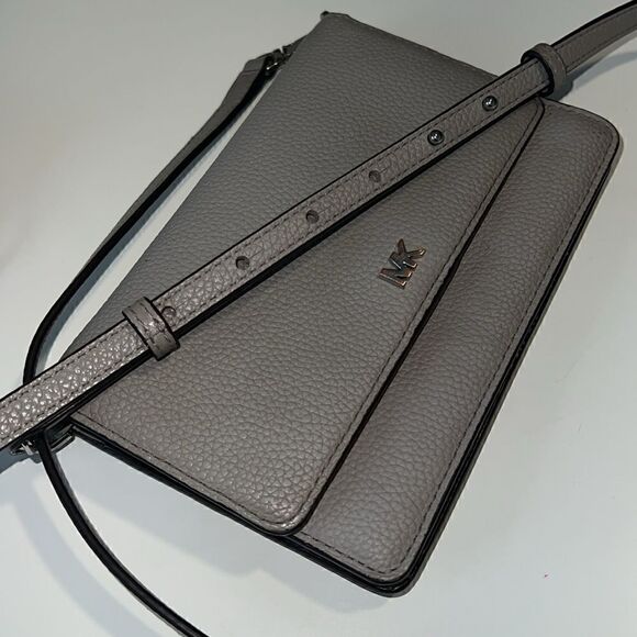 Michael Kors Taupe Pebbled Leather Detachable Adjustable Strap Crossbody - Picture 14 of 16